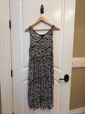 NOOWORKS Naomi Black and White Patterned Sleeveless Midi Dress M